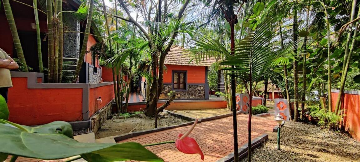 Clay Resort By Bestinn Leisure - Wayanad Padinjarathara Exterior foto